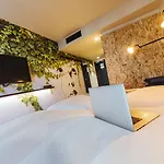 מלון Ibis Styles Centre Rive Gauche 3*
