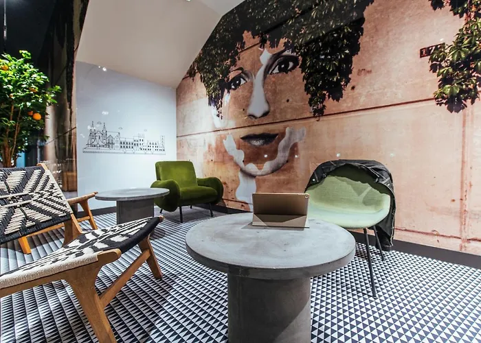 Hotel Ibis Styles Centre Rive Gauche 3*