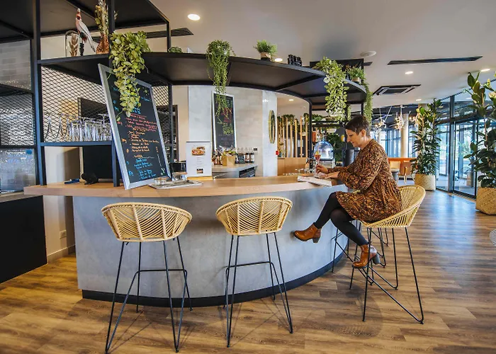 Ibis Styles Centre Rive Gauche Hotel 3*